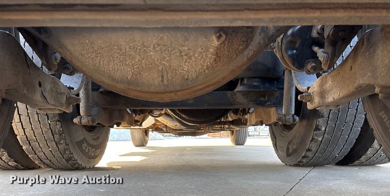 image for item FG0057 2005 Peterbilt 378 semi truck