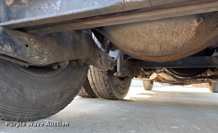 image for item FG0057 2005 Peterbilt 378 semi truck