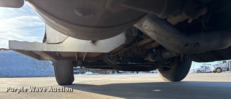 image for item FG0057 2005 Peterbilt 378 semi truck