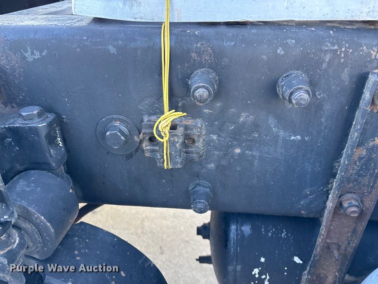 image for item FG0057 2005 Peterbilt 378 semi truck