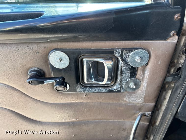 image for item FG0057 2005 Peterbilt 378 semi truck