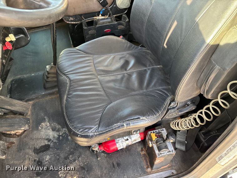 image for item FG0057 2005 Peterbilt 378 semi truck