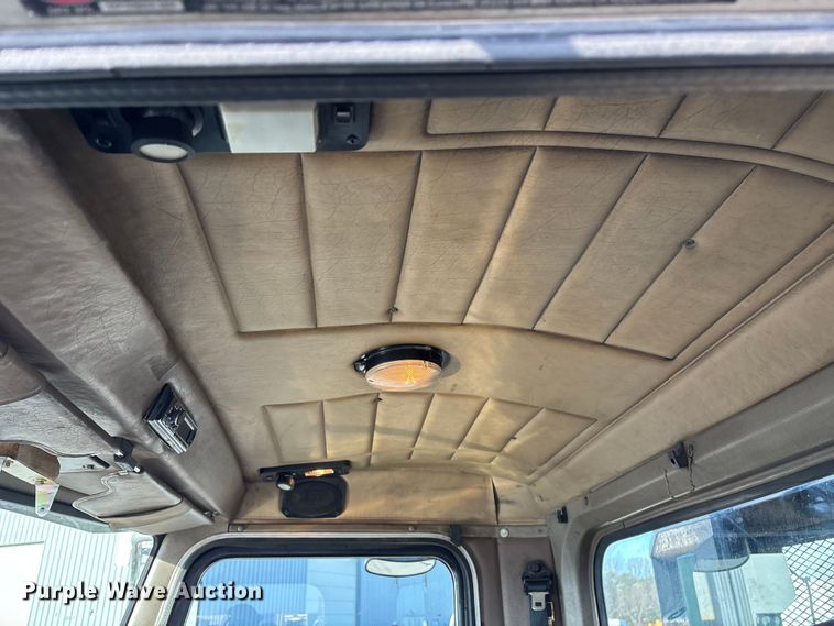 image for item FG0057 2005 Peterbilt 378 semi truck