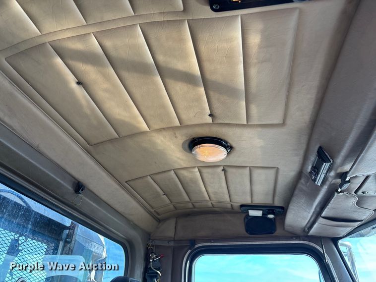 image for item FG0057 2005 Peterbilt 378 semi truck