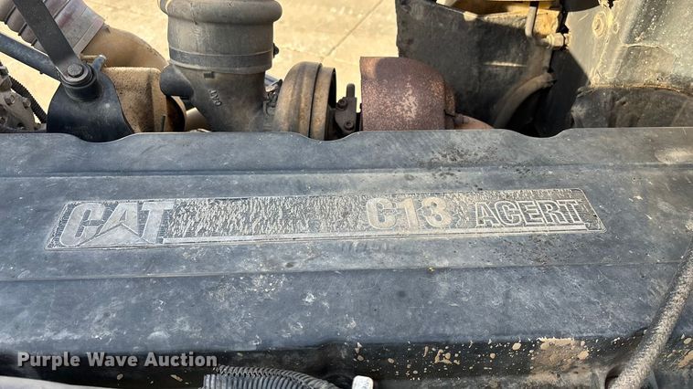 image for item FG0057 2005 Peterbilt 378 semi truck