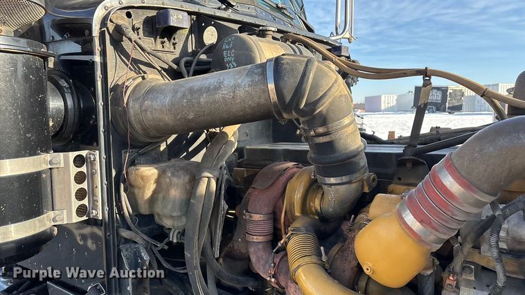 image for item FG0057 2005 Peterbilt 378 semi truck