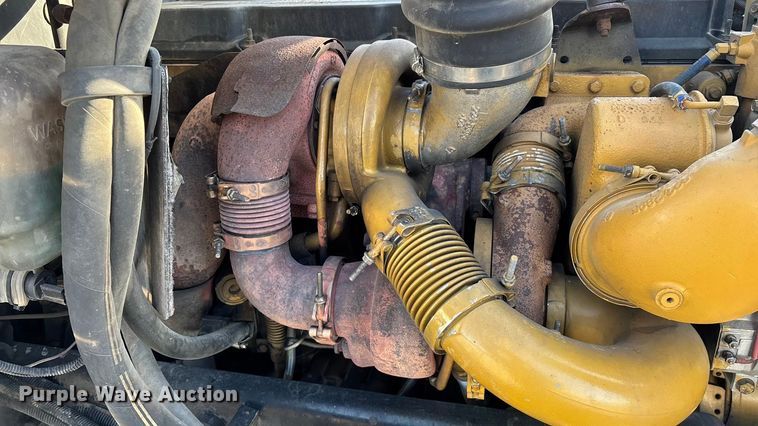 image for item FG0057 2005 Peterbilt 378 semi truck