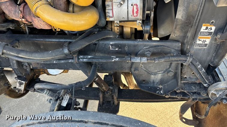 image for item FG0057 2005 Peterbilt 378 semi truck