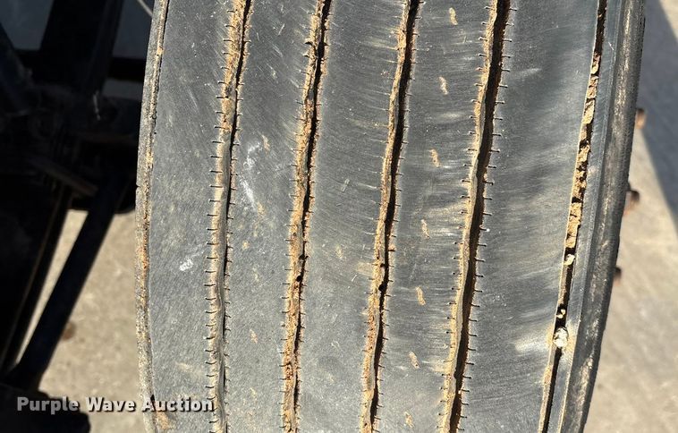 image for item FG0057 2005 Peterbilt 378 semi truck