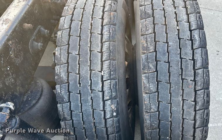 image for item FG0057 2005 Peterbilt 378 semi truck