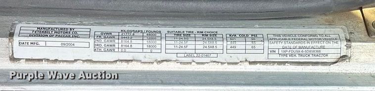 image for item FG0057 2005 Peterbilt 378 semi truck