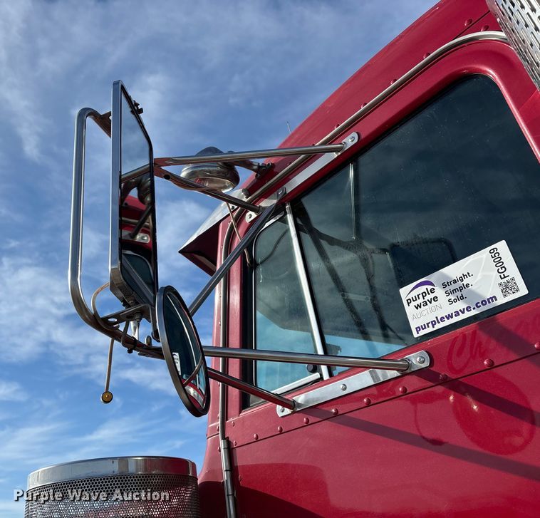 image for item FG0059 1997 Peterbilt 379 semi truck