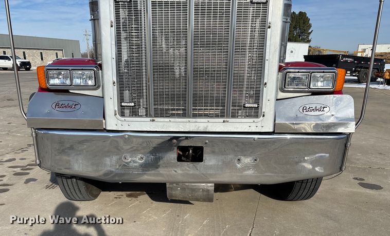 image for item FG0059 1997 Peterbilt 379 semi truck