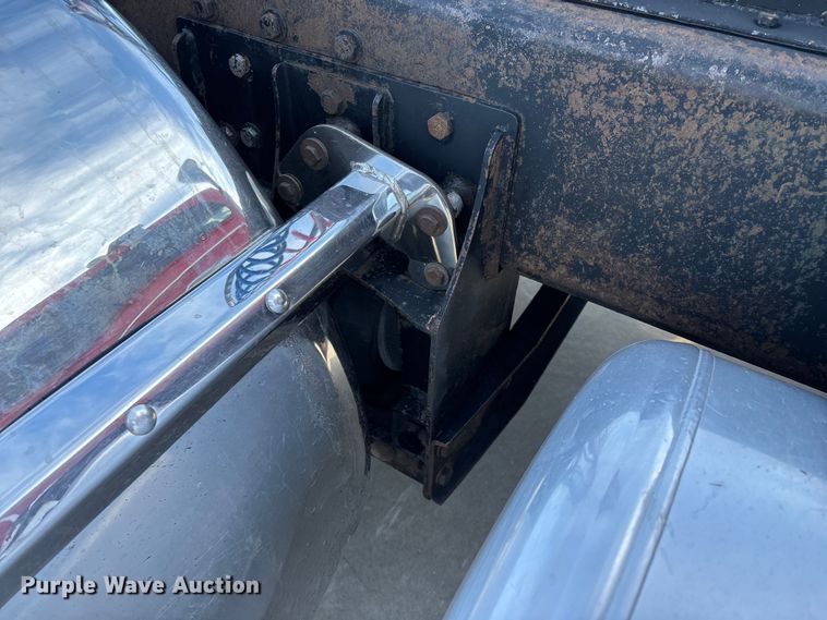 image for item FG0059 1997 Peterbilt 379 semi truck