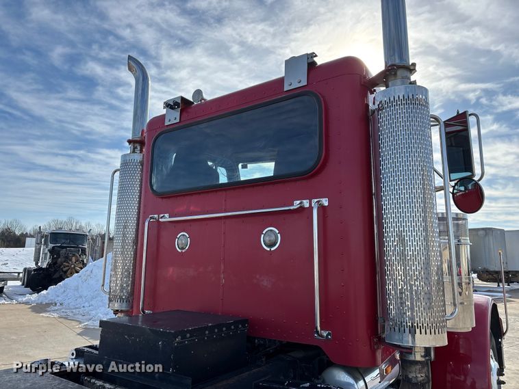 image for item FG0059 1997 Peterbilt 379 semi truck