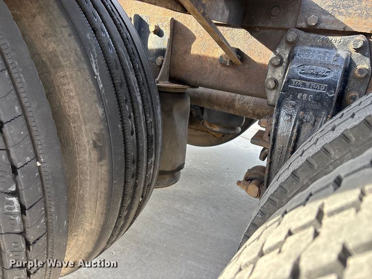 image for item FG0059 1997 Peterbilt 379 semi truck