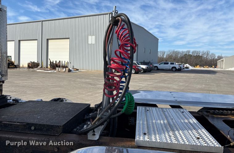 image for item FG0059 1997 Peterbilt 379 semi truck