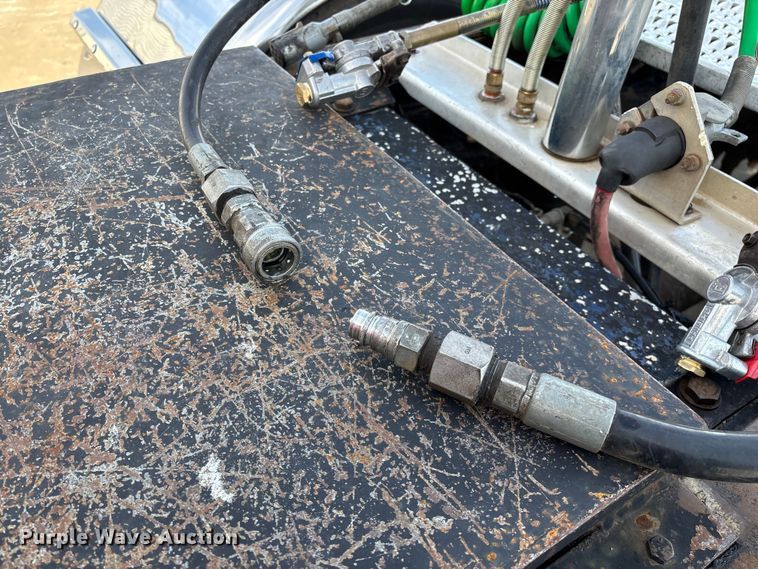 image for item FG0059 1997 Peterbilt 379 semi truck