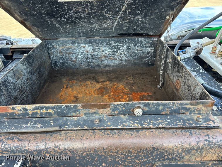 image for item FG0059 1997 Peterbilt 379 semi truck