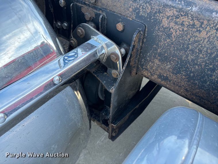 image for item FG0059 1997 Peterbilt 379 semi truck