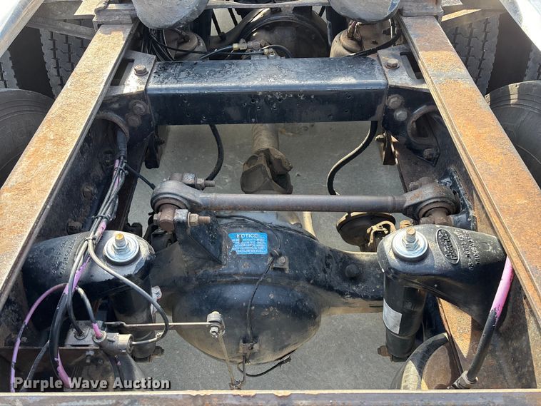 image for item FG0059 1997 Peterbilt 379 semi truck