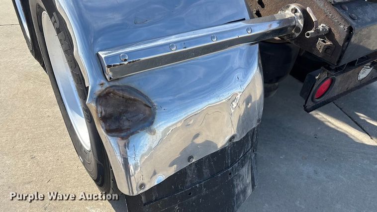 image for item FG0059 1997 Peterbilt 379 semi truck