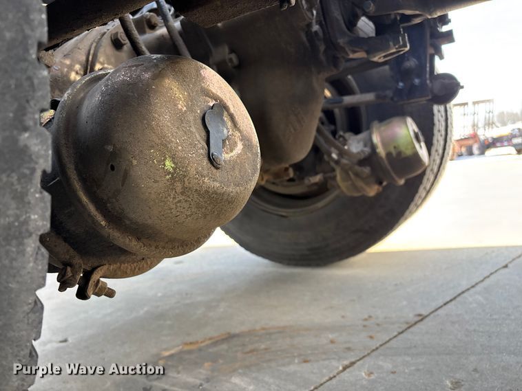 image for item FG0059 1997 Peterbilt 379 semi truck