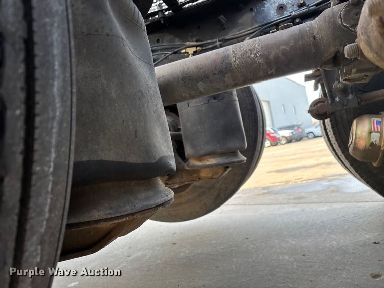 image for item FG0059 1997 Peterbilt 379 semi truck