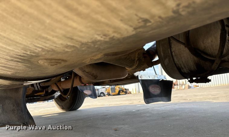 image for item FG0059 1997 Peterbilt 379 semi truck