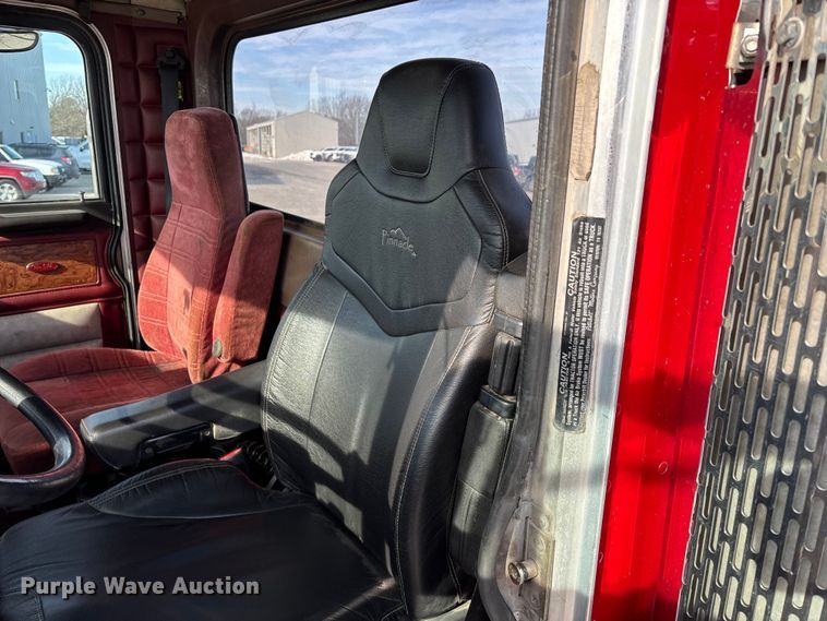 image for item FG0059 1997 Peterbilt 379 semi truck