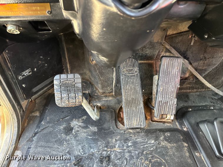 image for item FG0059 1997 Peterbilt 379 semi truck