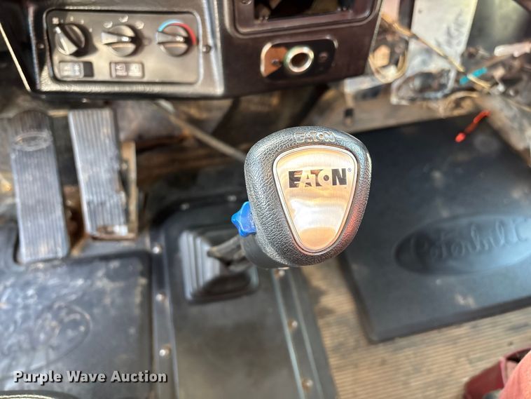 image for item FG0059 1997 Peterbilt 379 semi truck