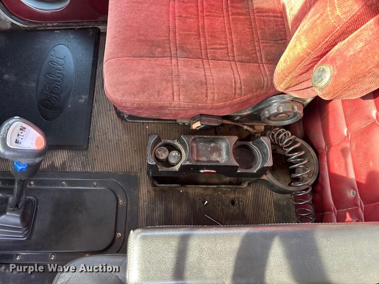 image for item FG0059 1997 Peterbilt 379 semi truck