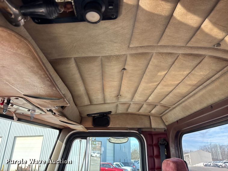 image for item FG0059 1997 Peterbilt 379 semi truck