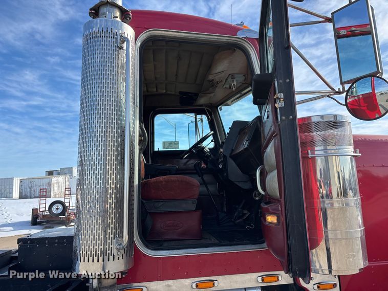 image for item FG0059 1997 Peterbilt 379 semi truck