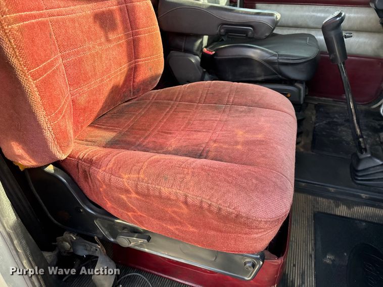 image for item FG0059 1997 Peterbilt 379 semi truck