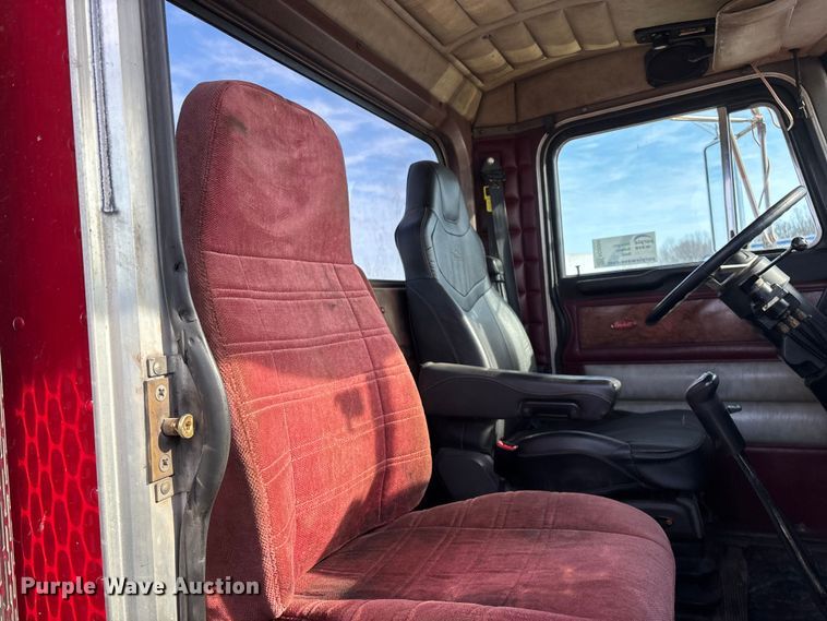 image for item FG0059 1997 Peterbilt 379 semi truck