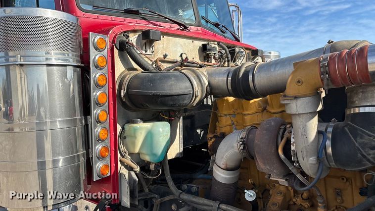 image for item FG0059 1997 Peterbilt 379 semi truck