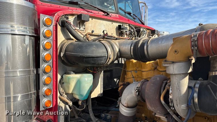 image for item FG0059 1997 Peterbilt 379 semi truck