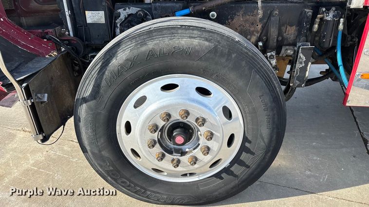 image for item FG0059 1997 Peterbilt 379 semi truck