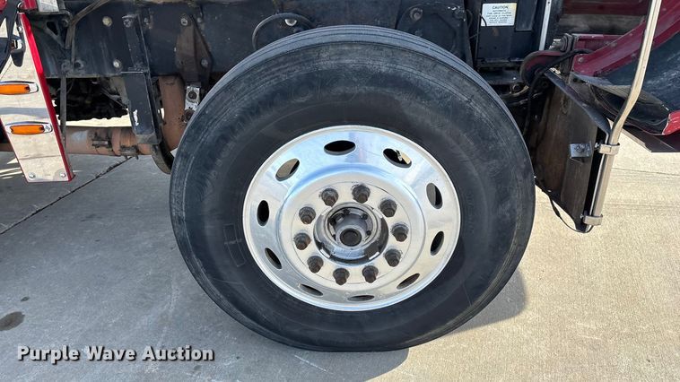 image for item FG0059 1997 Peterbilt 379 semi truck