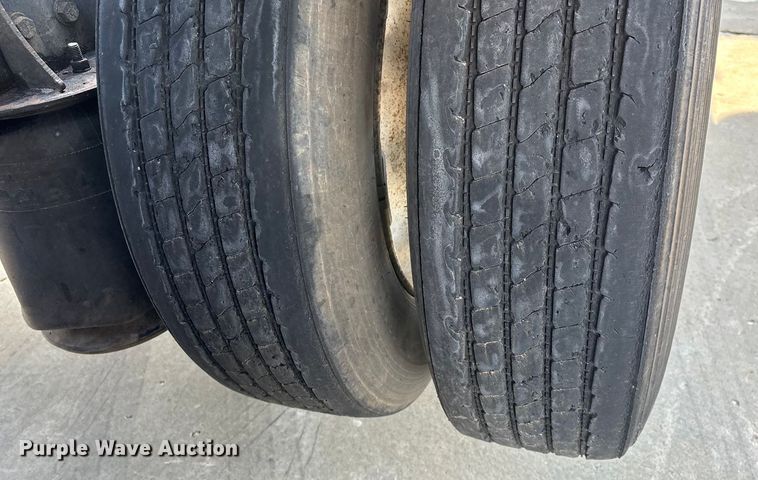 image for item FG0059 1997 Peterbilt 379 semi truck