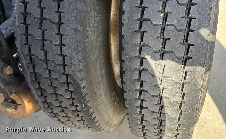 image for item FG0059 1997 Peterbilt 379 semi truck