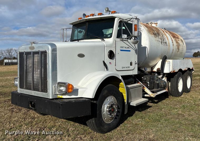 image for item FI1639 1999 Peterbilt 378 vacuum truck