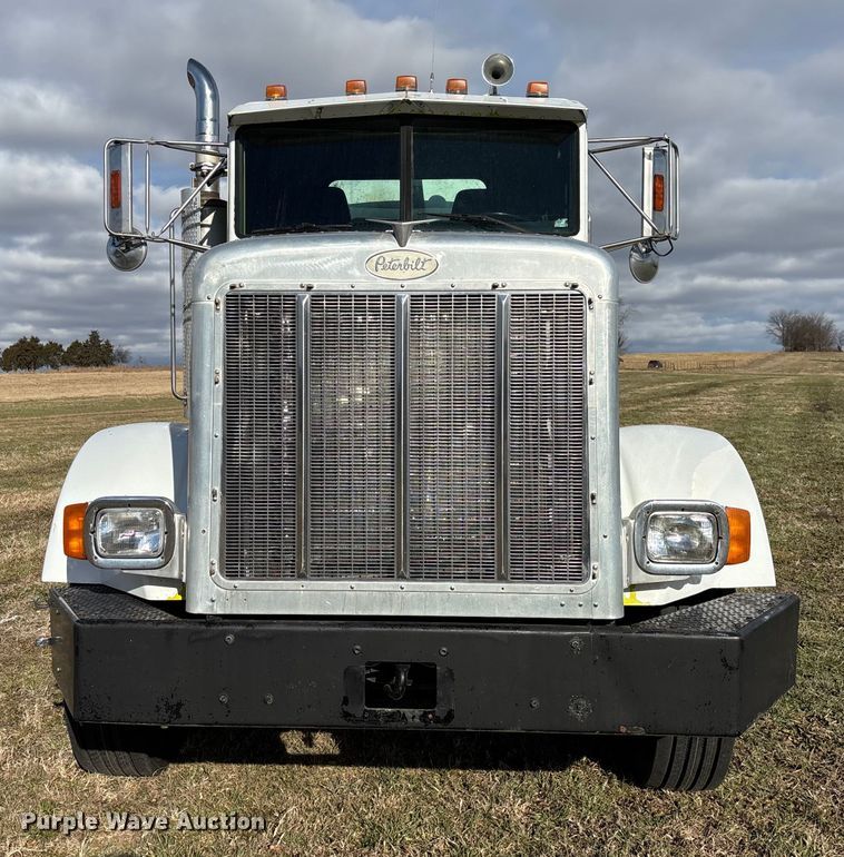 image for item FI1639 1999 Peterbilt 378 vacuum truck