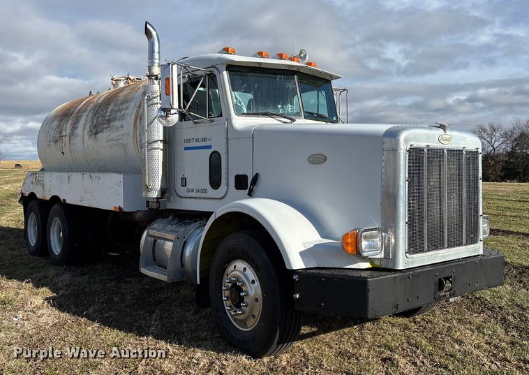 image for item FI1639 1999 Peterbilt 378 vacuum truck