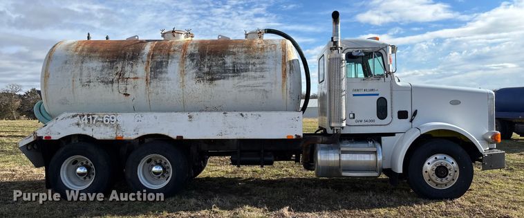 image for item FI1639 1999 Peterbilt 378 vacuum truck