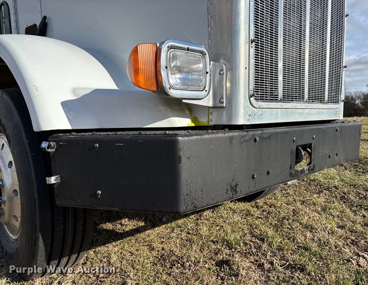 image for item FI1639 1999 Peterbilt 378 vacuum truck