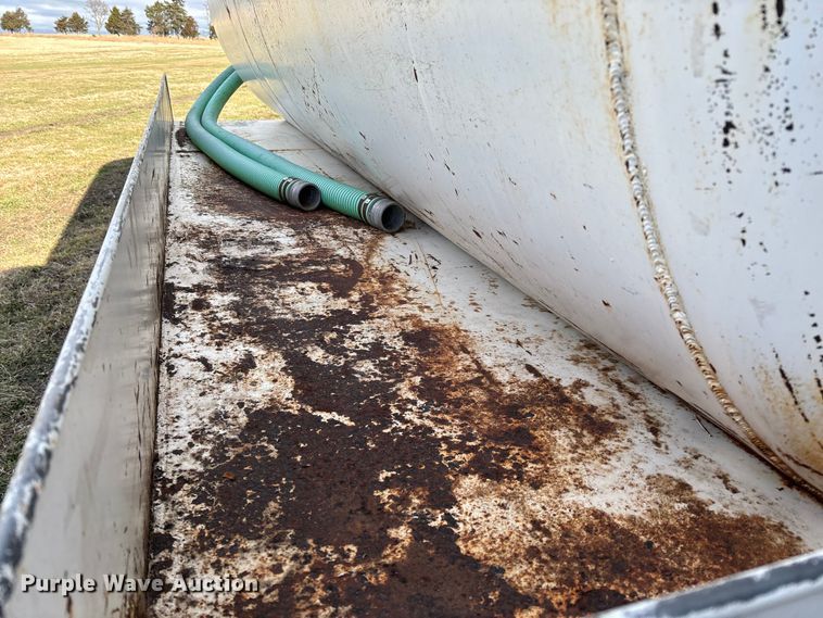 image for item FI1639 1999 Peterbilt 378 vacuum truck