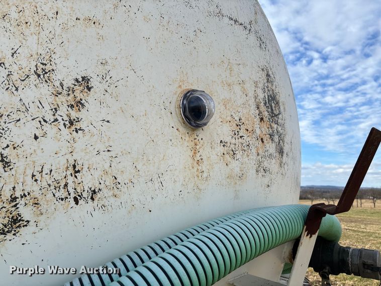 image for item FI1639 1999 Peterbilt 378 vacuum truck